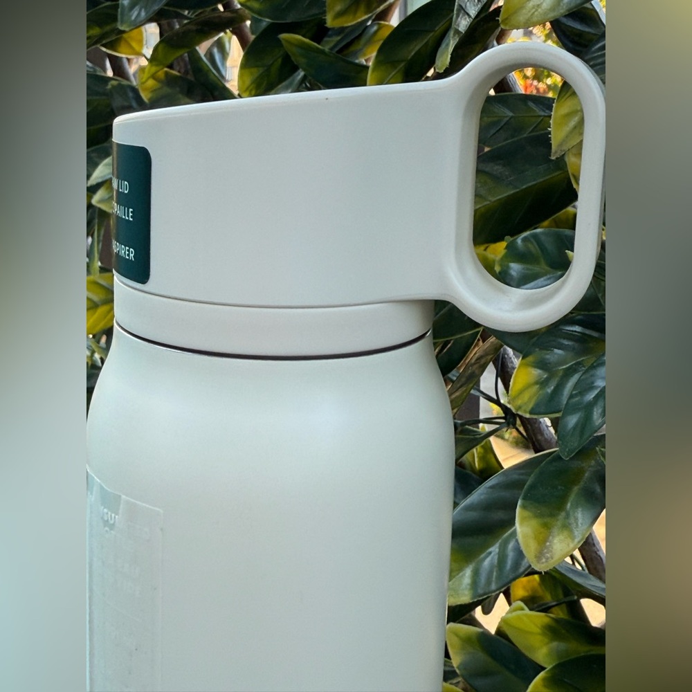 Starbucks Gray Twist-to-Sip Water Bottle 20OZ - Picture 3 of 6